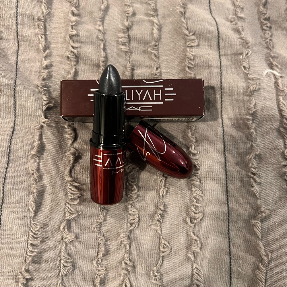 M.A.C. Makeup Aliyah Collection - Picture 4 of 15